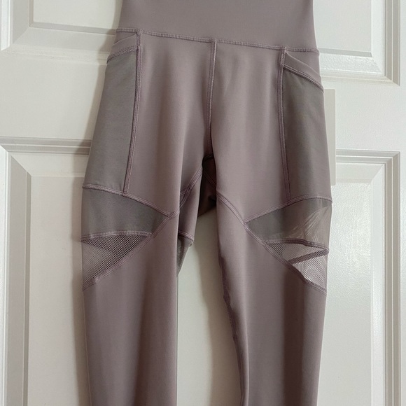 Lululemon Forget The Sweat Tight 7/8 Tight in Dark Chrome Size 2 - Picture 6 of 11